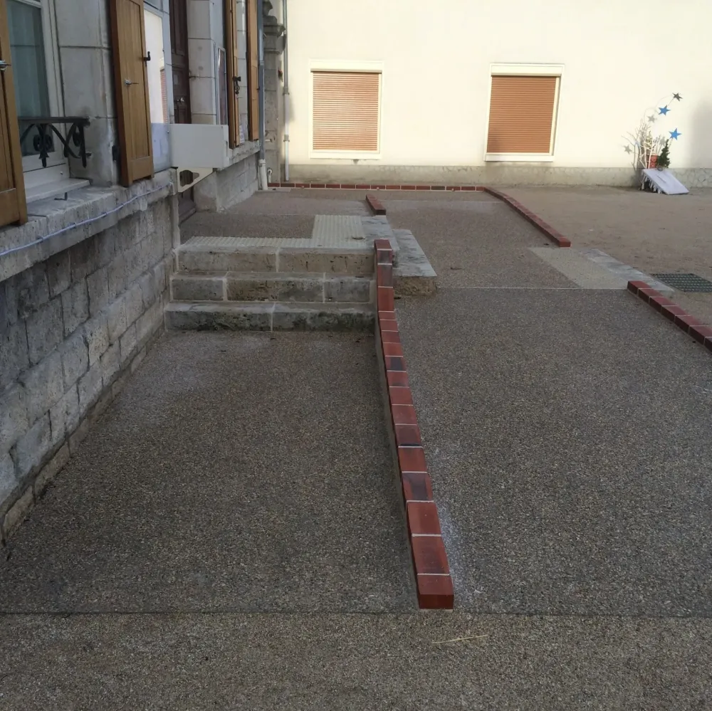Aménagement extérieur près de Brou 